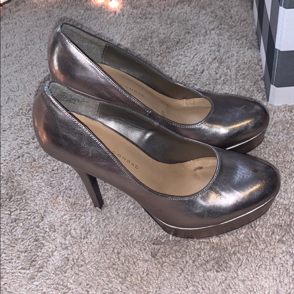 Shiny heels